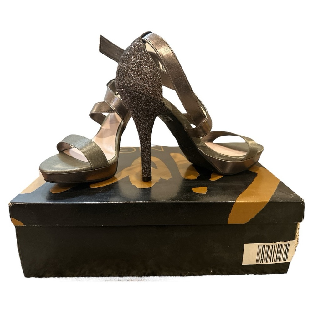 Fioni Night Multi color heels